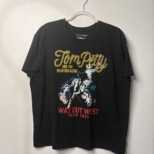 Time and Tru Black Graphic Tee